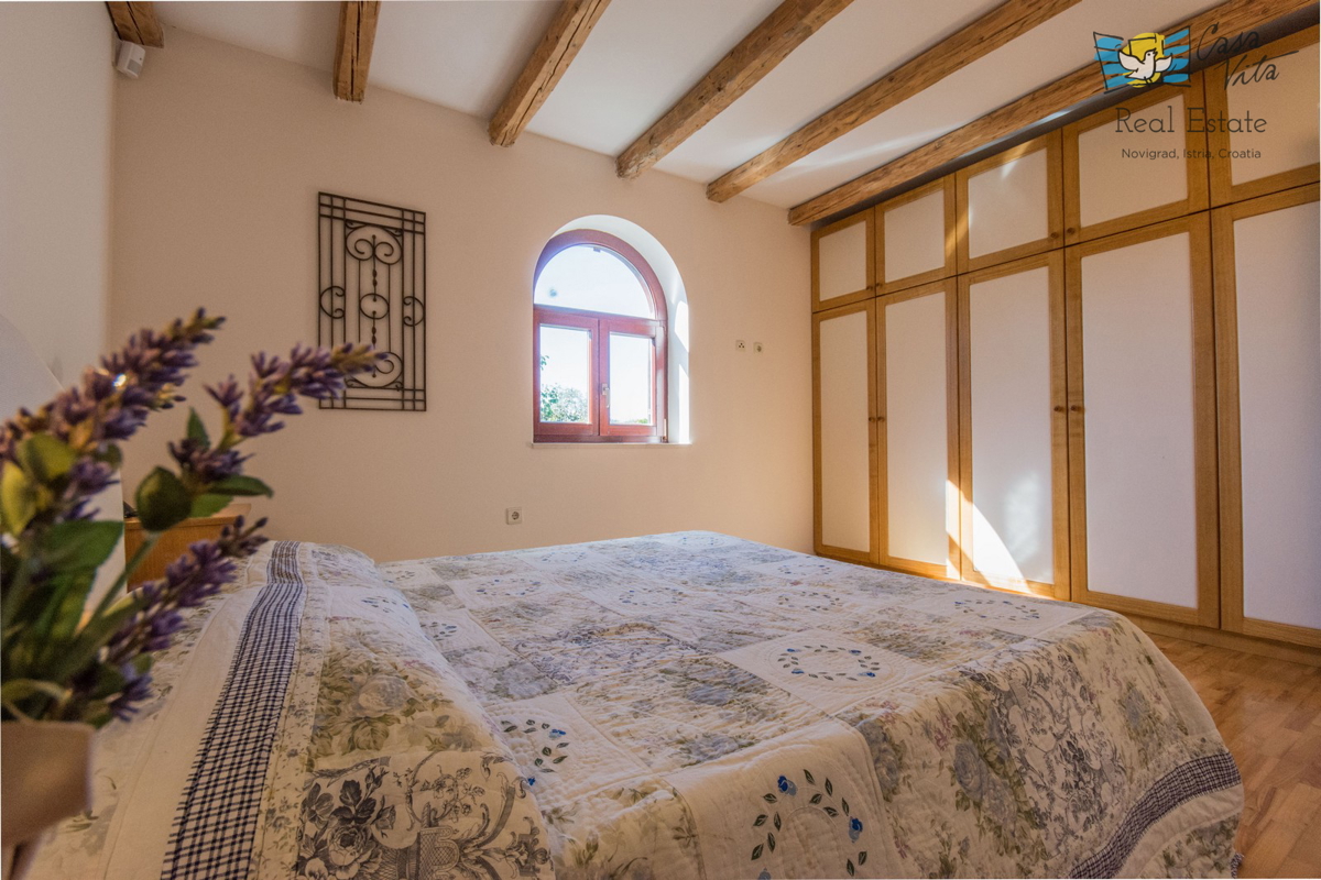 ISTRA, POREČ - Lep pritlični objekt v okolici mesta Poreč s čudovitim pogledom na morje!