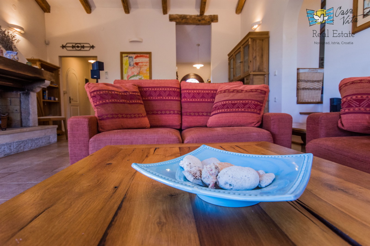 ISTRA, POREČ - Lep pritlični objekt v okolici mesta Poreč s čudovitim pogledom na morje!