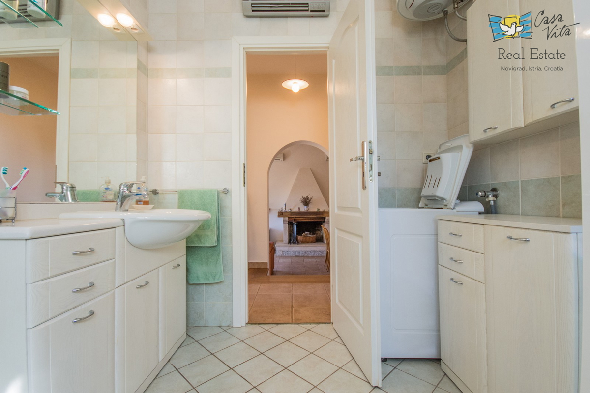 ISTRA, POREČ - Lep pritlični objekt v okolici mesta Poreč s čudovitim pogledom na morje!