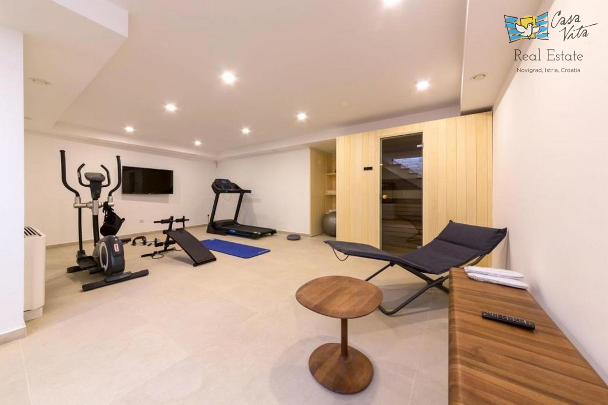 ISTRA, POREČ - Moderna dvojna hiša 500 m od morja!