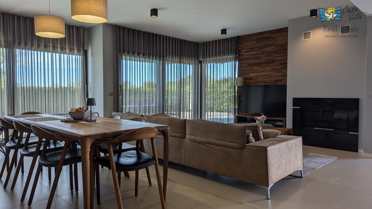 ISTRA, POREČ - Moderna dvojna hiša 500 m od morja!