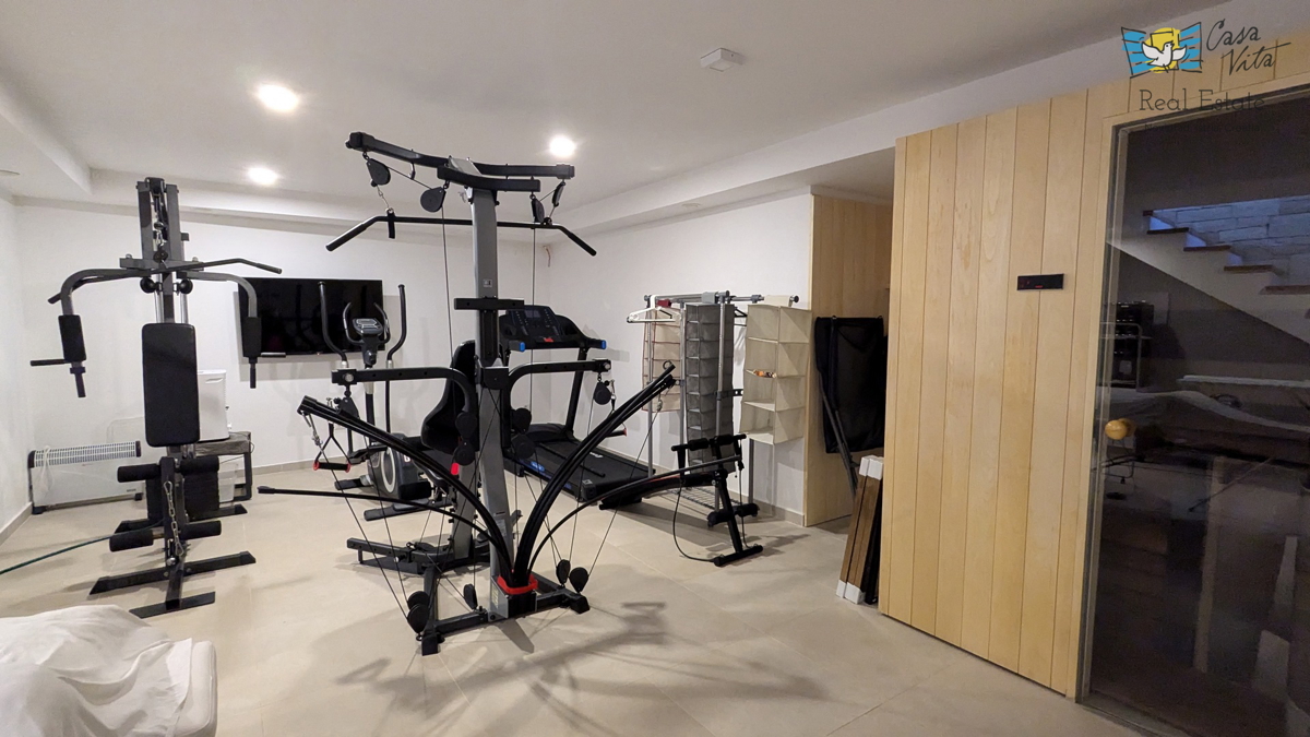 ISTRA, POREČ - Moderna dvojna hiša 500 m od morja!