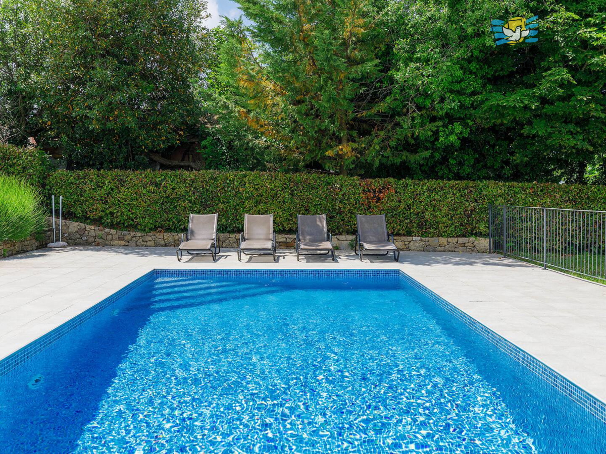 ISTRA, BUJE, Razkošna mediteranska hiša z velikim vrtom