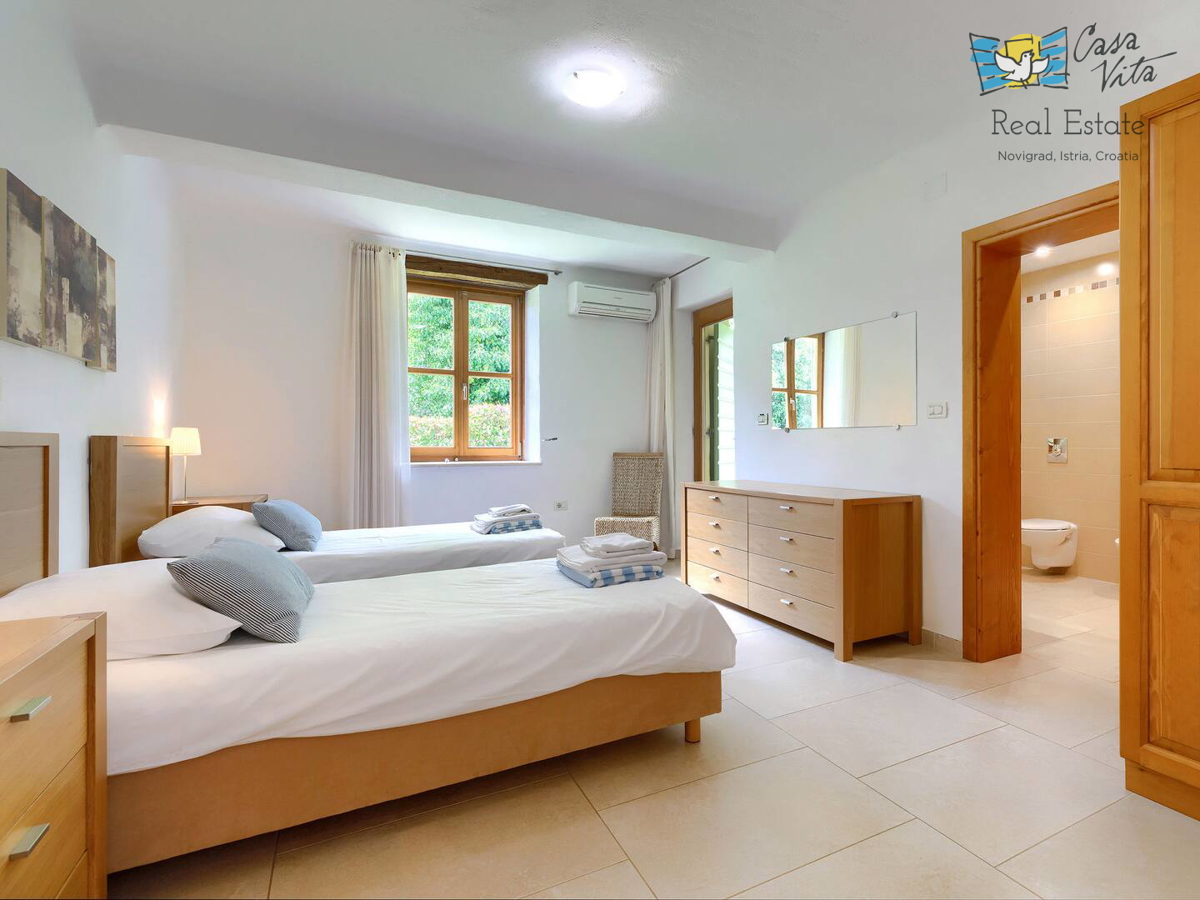 ISTRA, BUJE, Razkošna mediteranska hiša z velikim vrtom