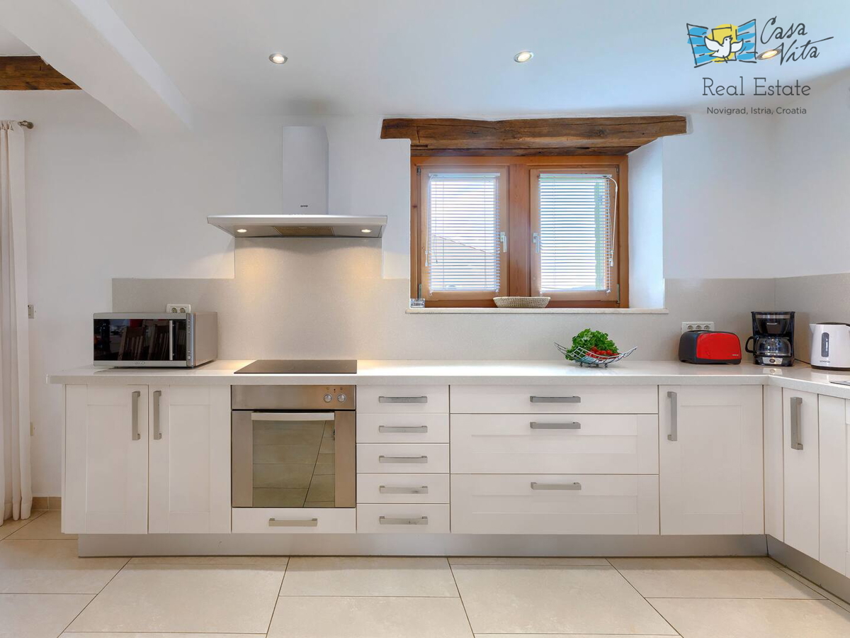 ISTRA, BUJE, Razkošna mediteranska hiša z velikim vrtom