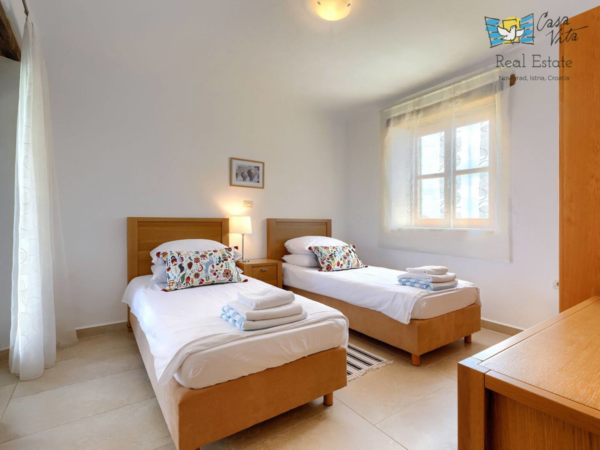 ISTRA, BUJE, Razkošna mediteranska hiša z velikim vrtom