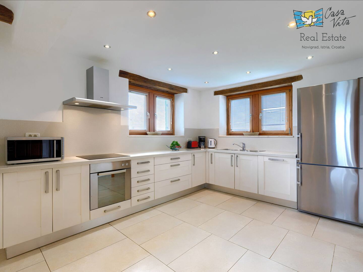 ISTRA, BUJE, Razkošna mediteranska hiša z velikim vrtom