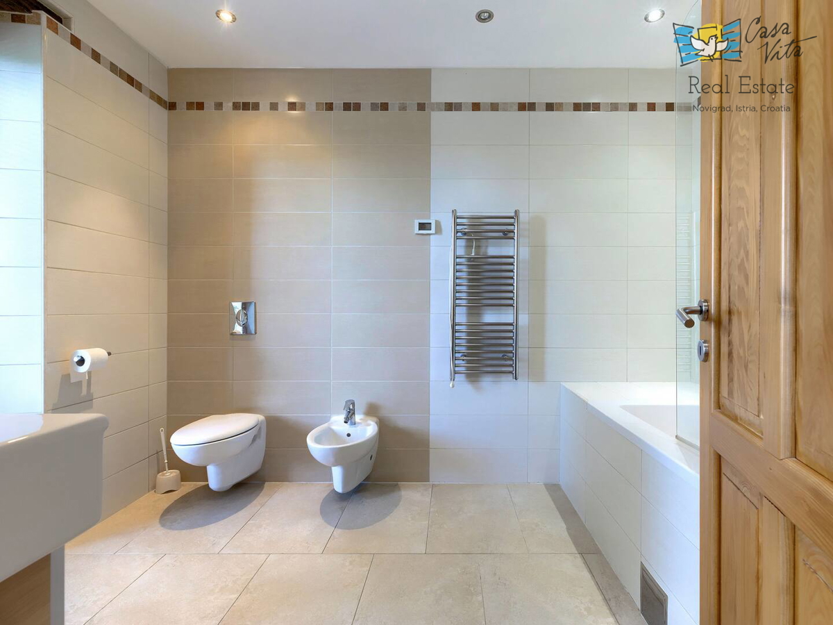 ISTRA, BUJE, Razkošna mediteranska hiša z velikim vrtom