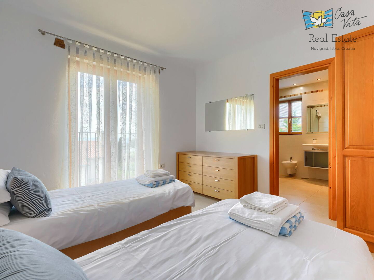 ISTRA, BUJE, Razkošna mediteranska hiša z velikim vrtom