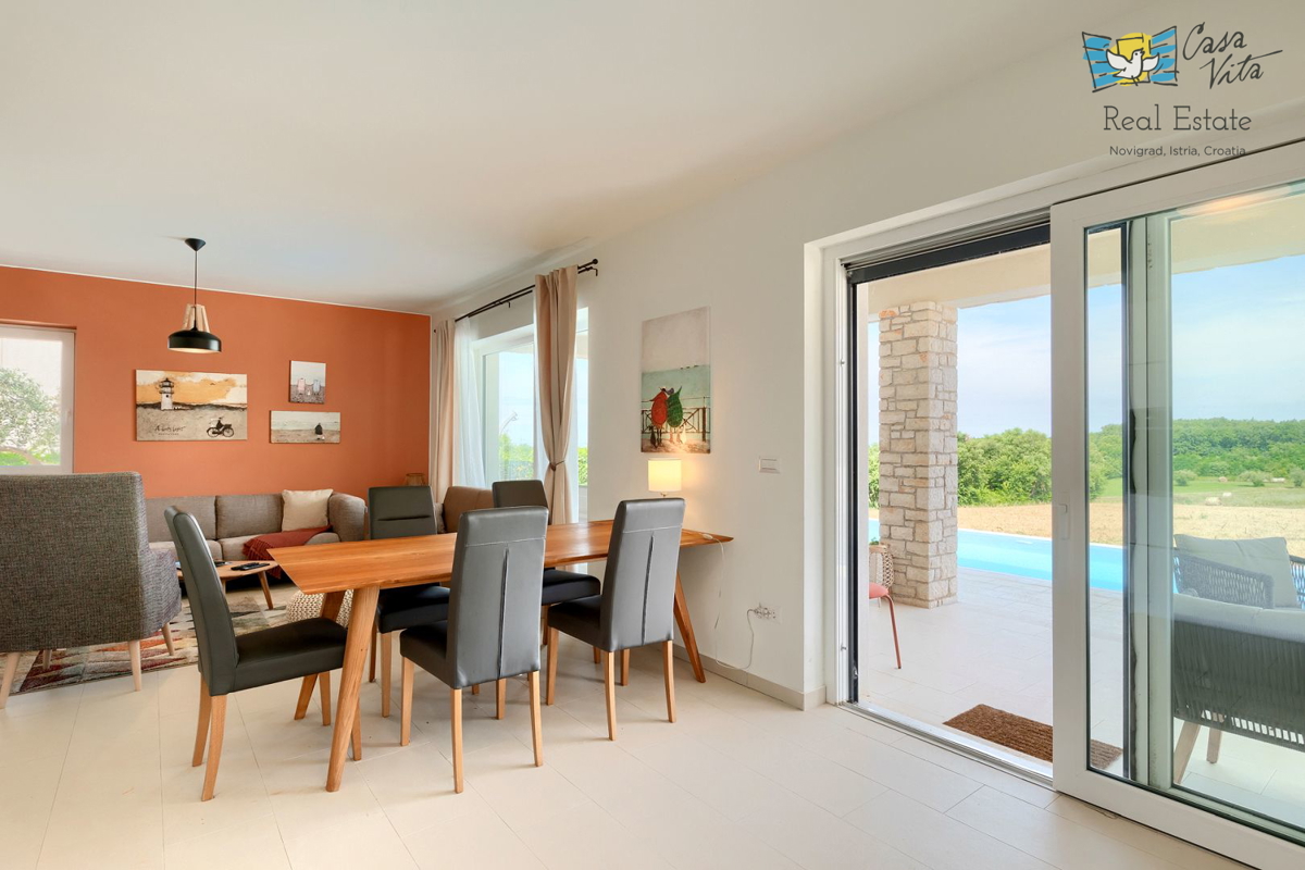 ISTRA, NOVIGRAD - Mediteranska hiša s čudovitim pogledom na morje!