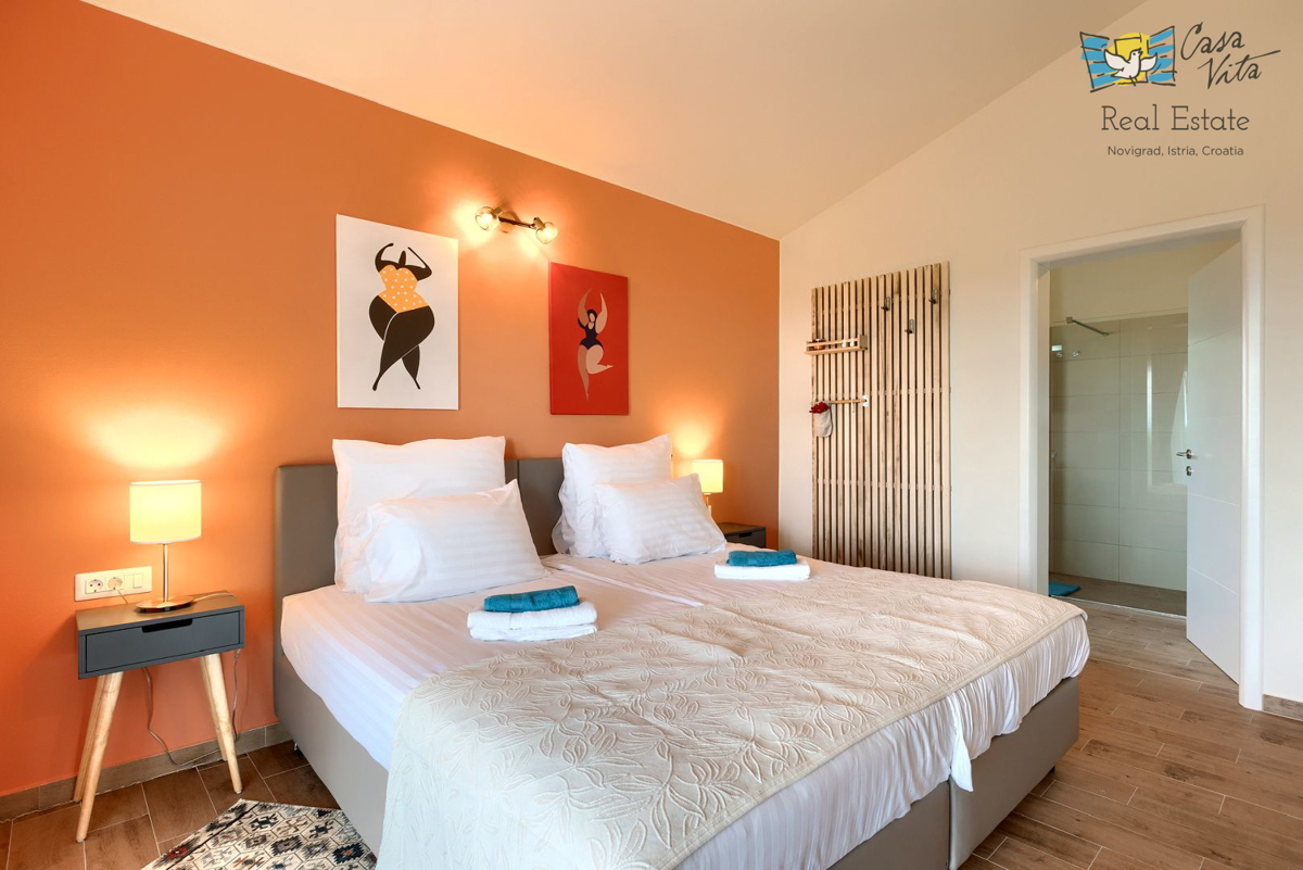 ISTRA, NOVIGRAD - Mediteranska hiša s čudovitim pogledom na morje!