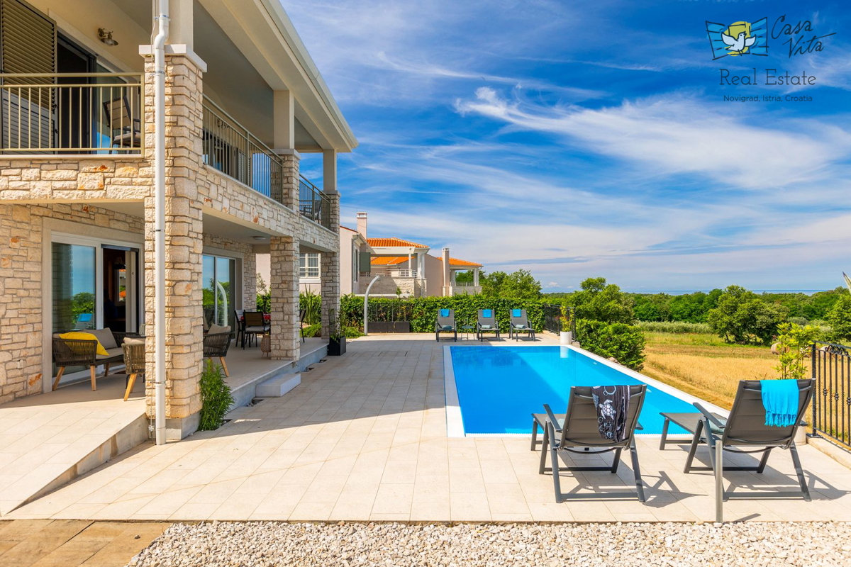 ISTRA, NOVIGRAD - Mediteranska hiša s čudovitim pogledom na morje!