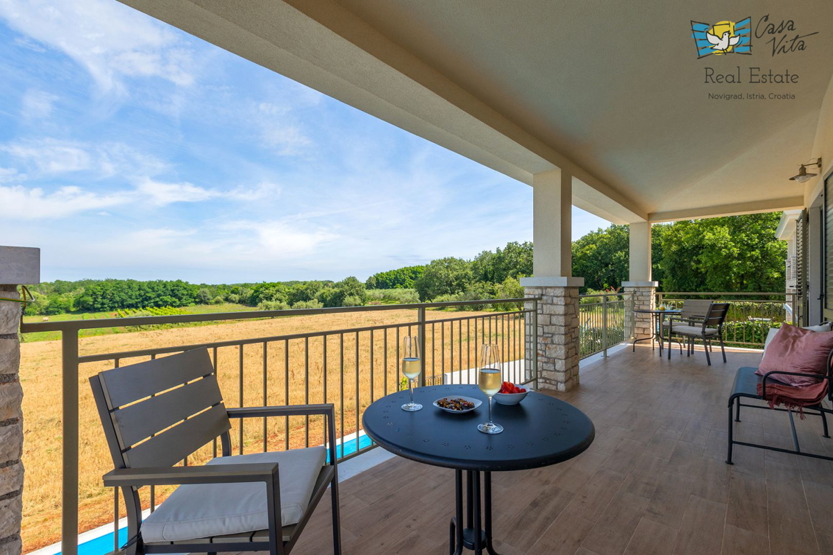 ISTRA, NOVIGRAD - Mediteranska hiša s čudovitim pogledom na morje!