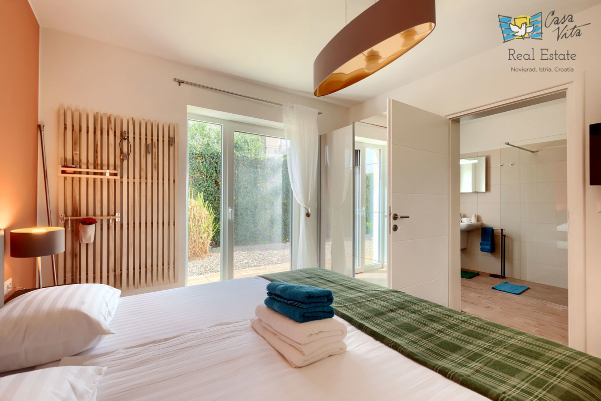 ISTRA, NOVIGRAD - Mediteranska hiša s čudovitim pogledom na morje!