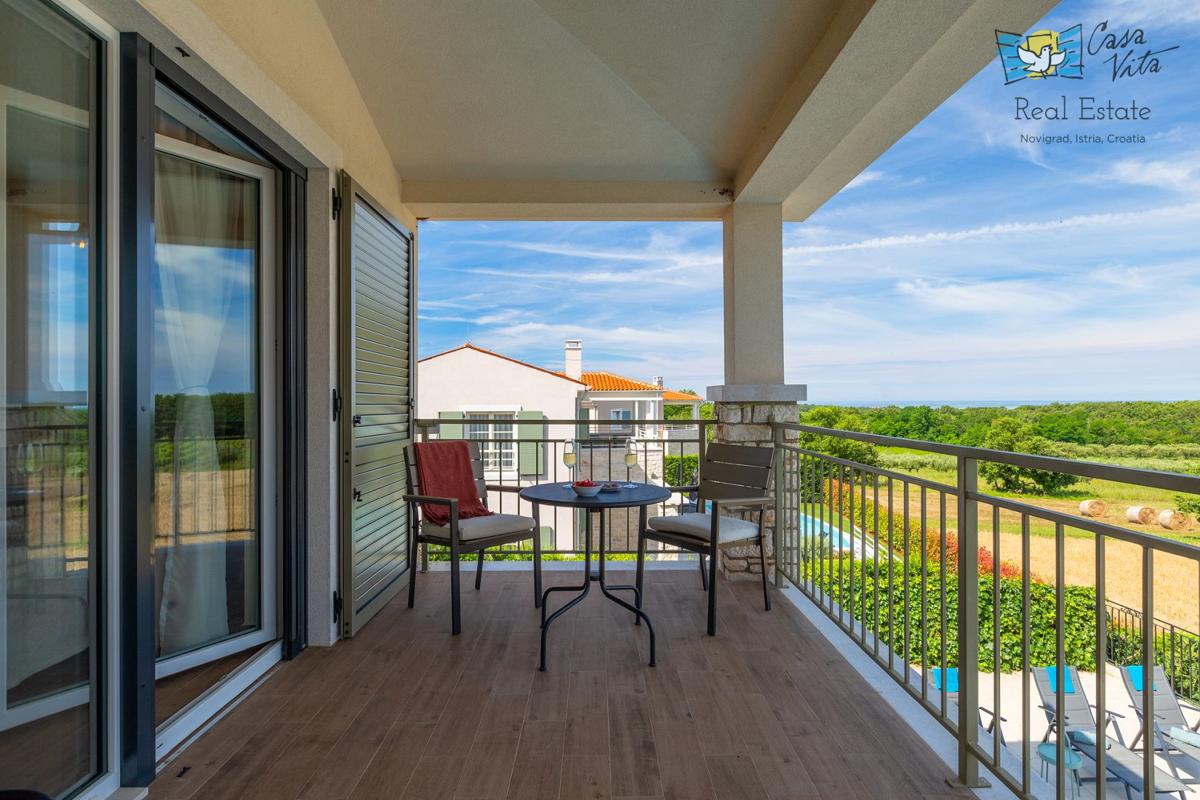 ISTRA, NOVIGRAD - Mediteranska hiša s čudovitim pogledom na morje!