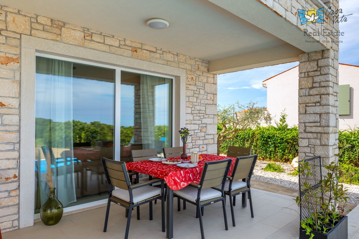 ISTRA, NOVIGRAD - Mediteranska hiša s čudovitim pogledom na morje!