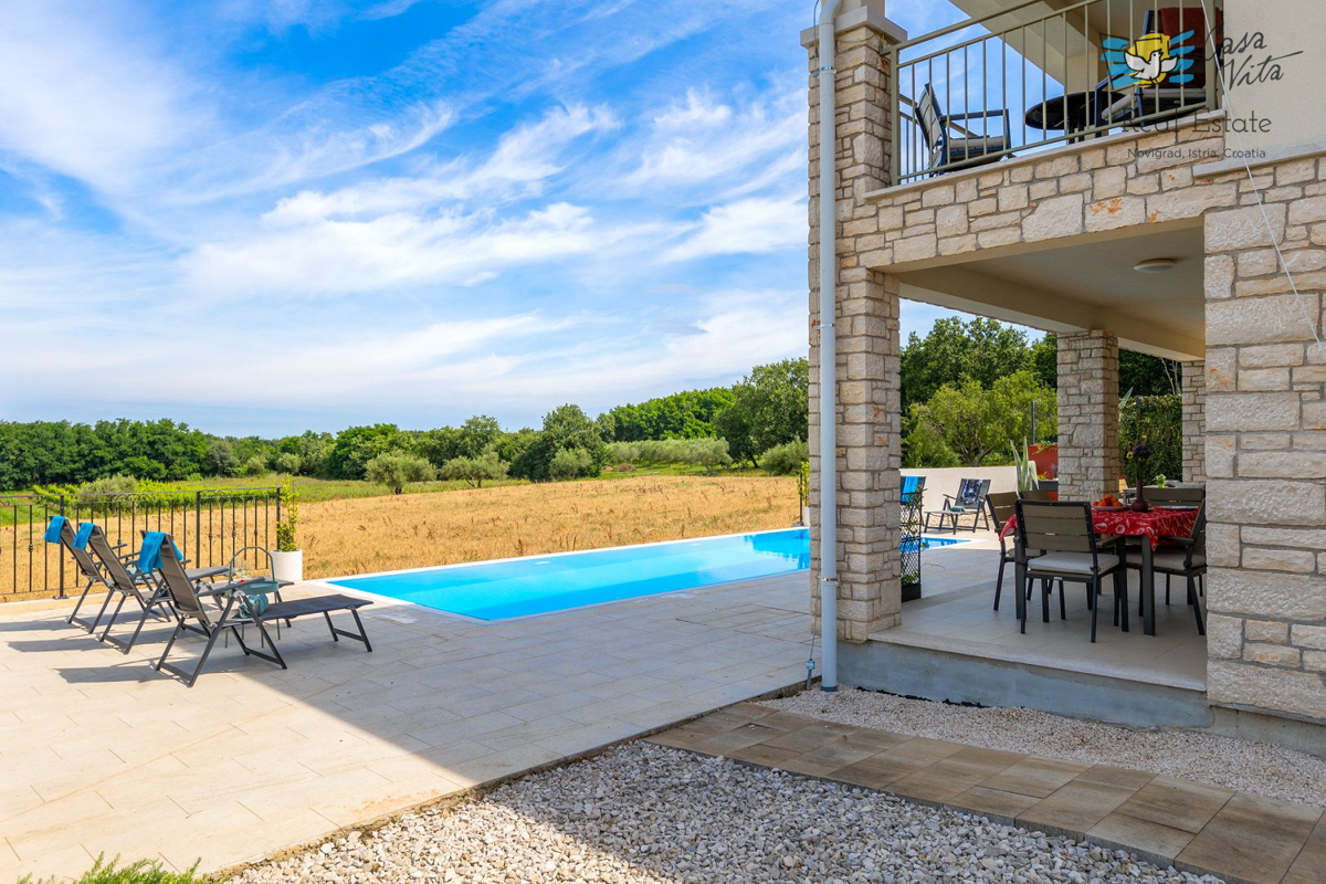 ISTRA, NOVIGRAD - Mediteranska hiša s čudovitim pogledom na morje!