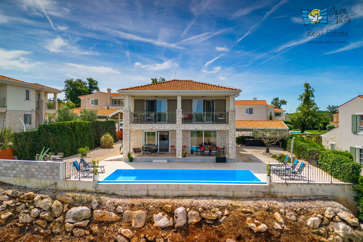 ISTRA, NOVIGRAD - Mediteranska hiša s čudovitim pogledom na morje!