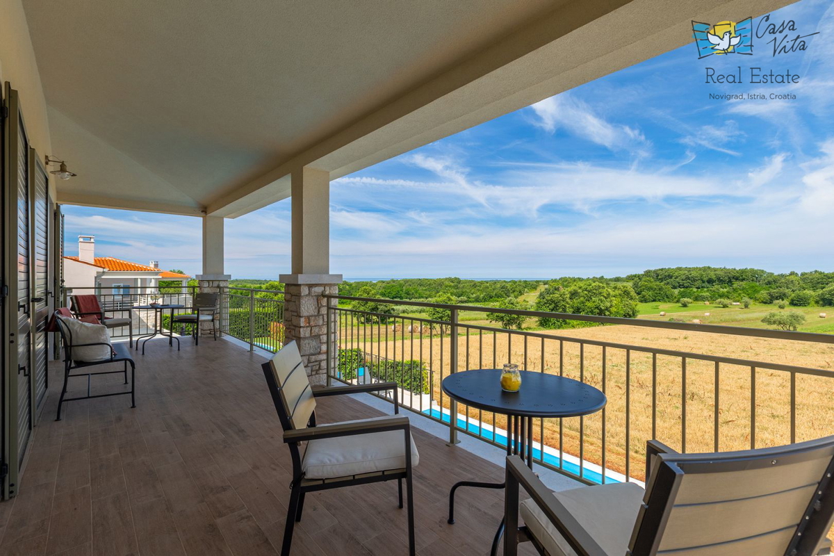 ISTRA, NOVIGRAD - Mediteranska hiša s čudovitim pogledom na morje!