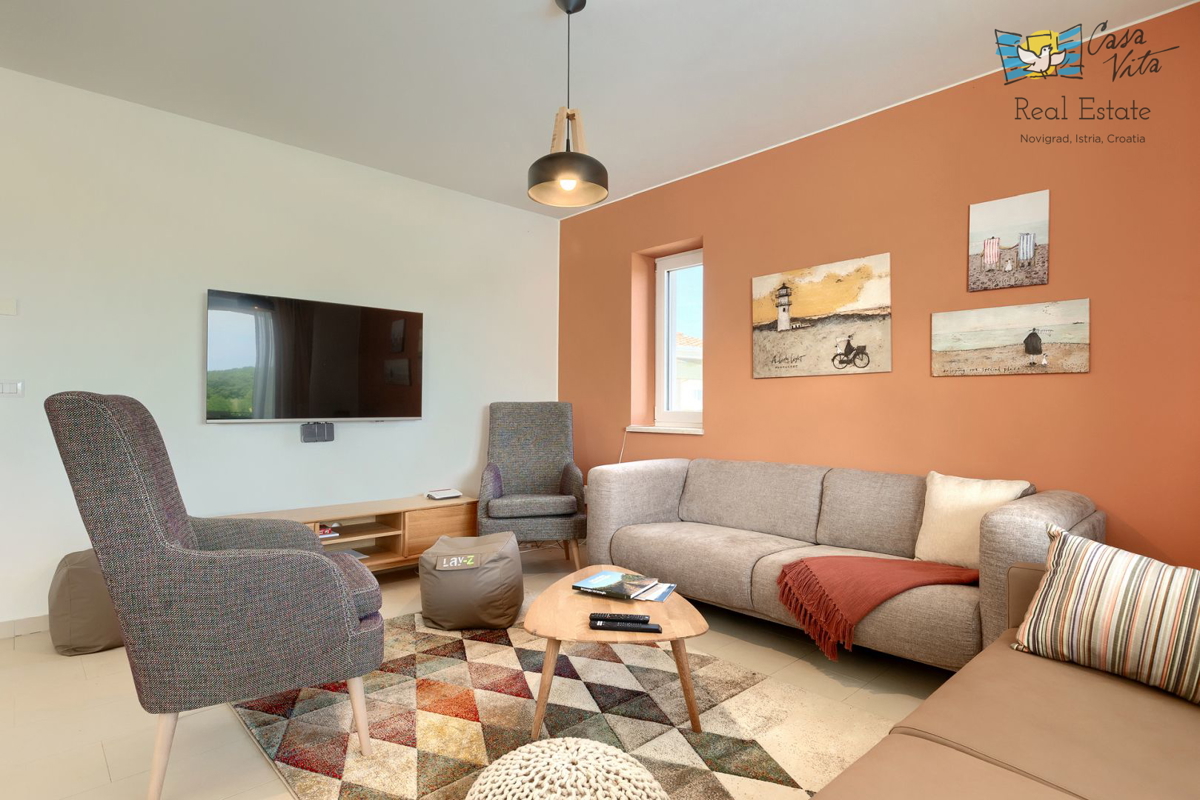 ISTRA, NOVIGRAD - Mediteranska hiša s čudovitim pogledom na morje!