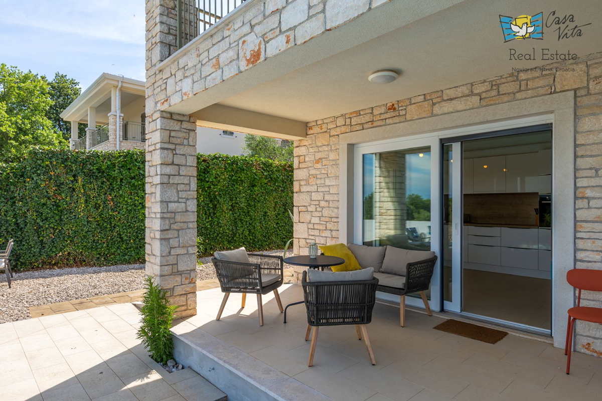 ISTRA, NOVIGRAD - Mediteranska hiša s čudovitim pogledom na morje!