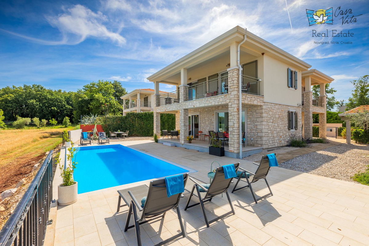 ISTRA, NOVIGRAD - Mediteranska hiša s čudovitim pogledom na morje!