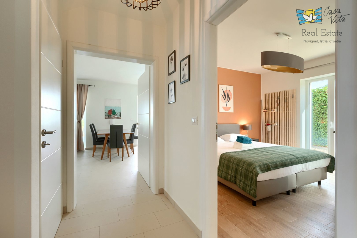 ISTRA, NOVIGRAD - Mediteranska hiša s čudovitim pogledom na morje!