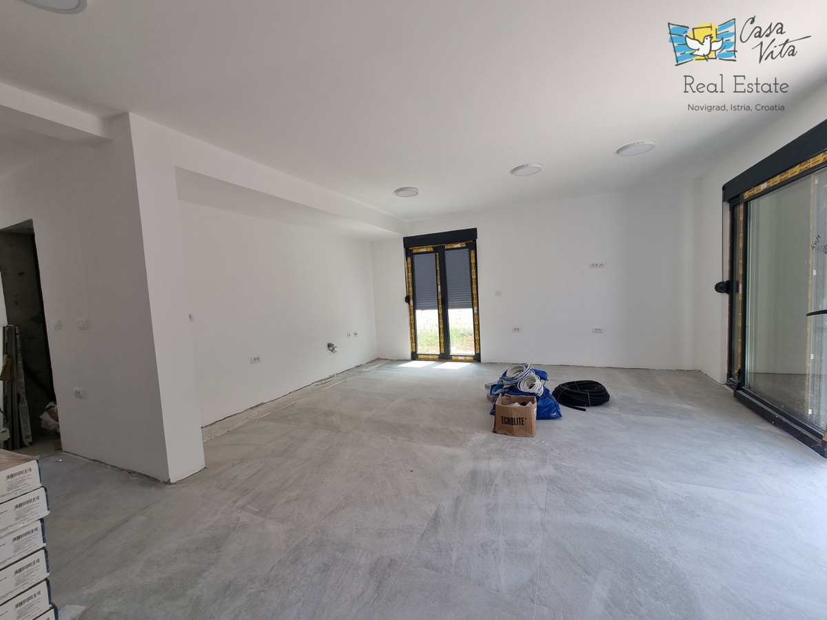Dvojček z 200 m2 vrta, 3 km od morja!!