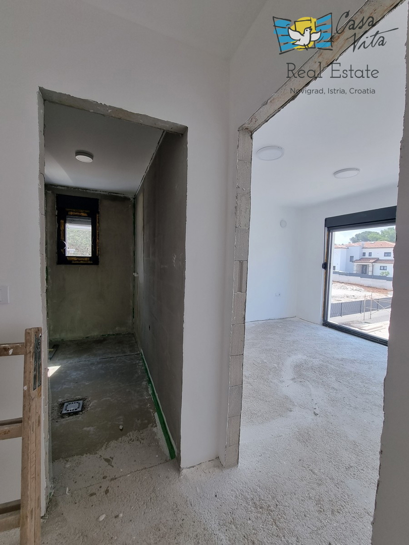 Dvojček z 200 m2 vrta, 3 km od morja!!