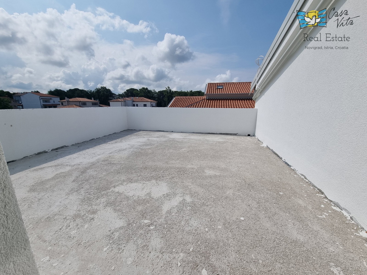 Dvojček z 200 m2 vrta, 3 km od morja!!