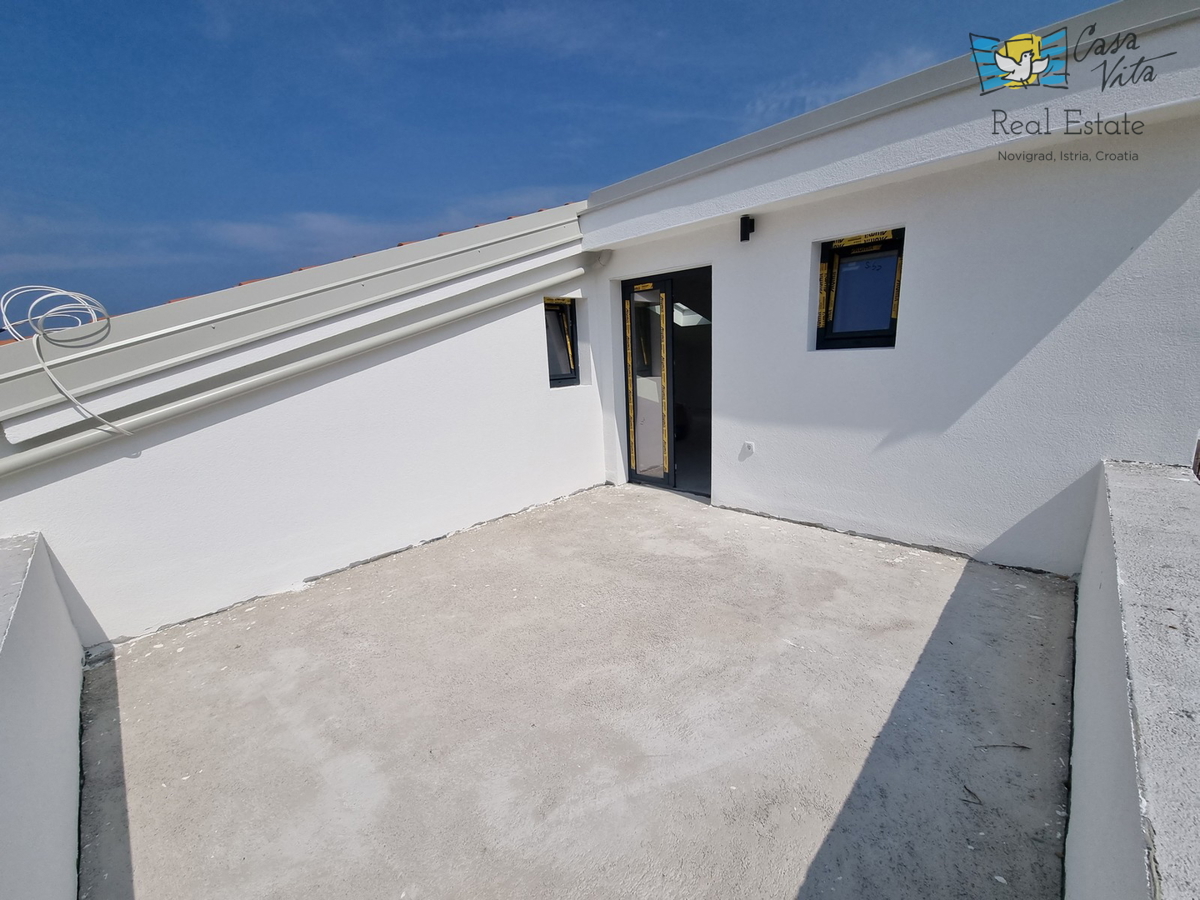 Dvojček z 200 m2 vrta, 3 km od morja!!