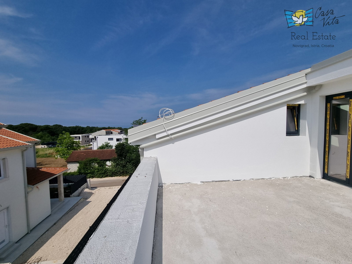 Dvojček z 200 m2 vrta, 3 km od morja!!