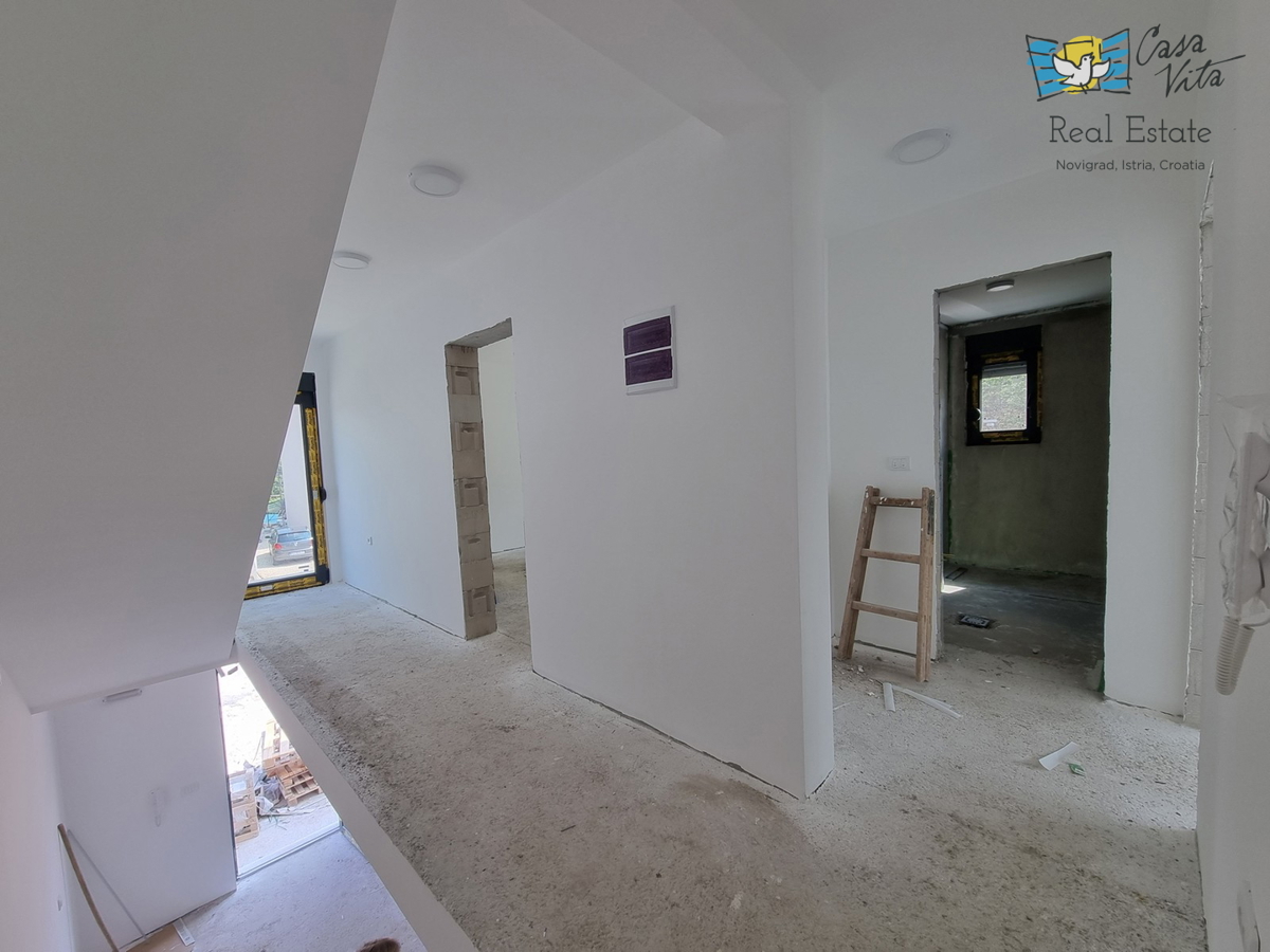 Dvojček z 200 m2 vrta, 3 km od morja!!