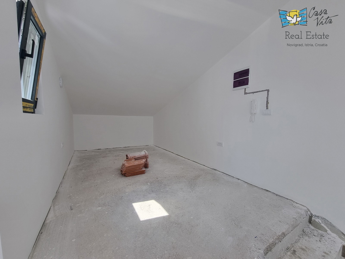 Dvojček z 200 m2 vrta, 3 km od morja!!