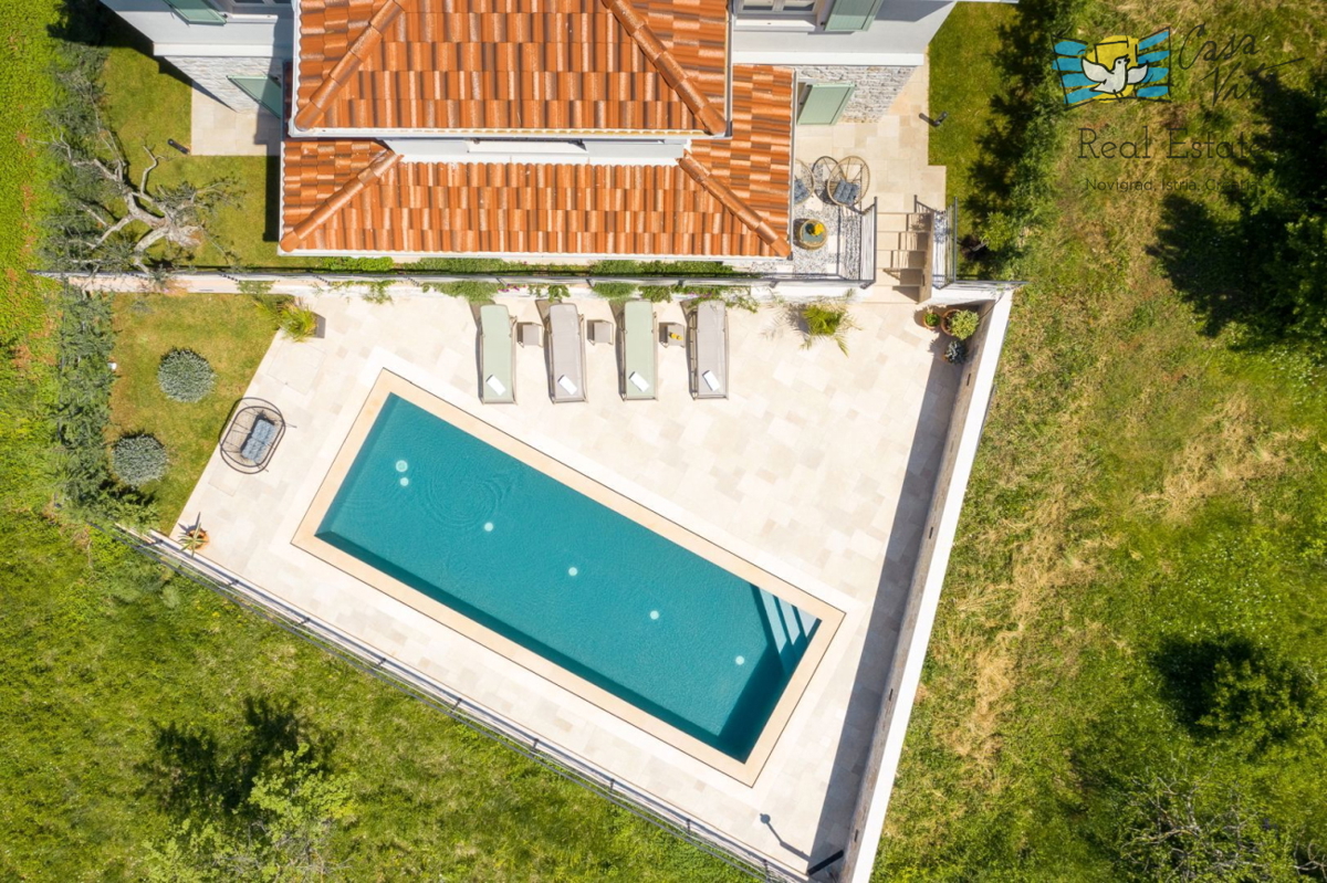 Čudovita kamnita vila v bližini mesta Poreč!