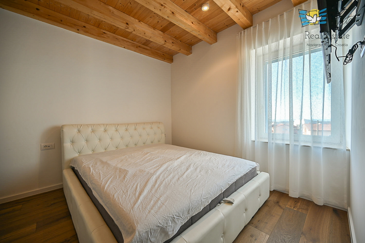 ISTRA, NOVIGRAD - Nova hiša v vrsti s čudovitim pogledom na morje!