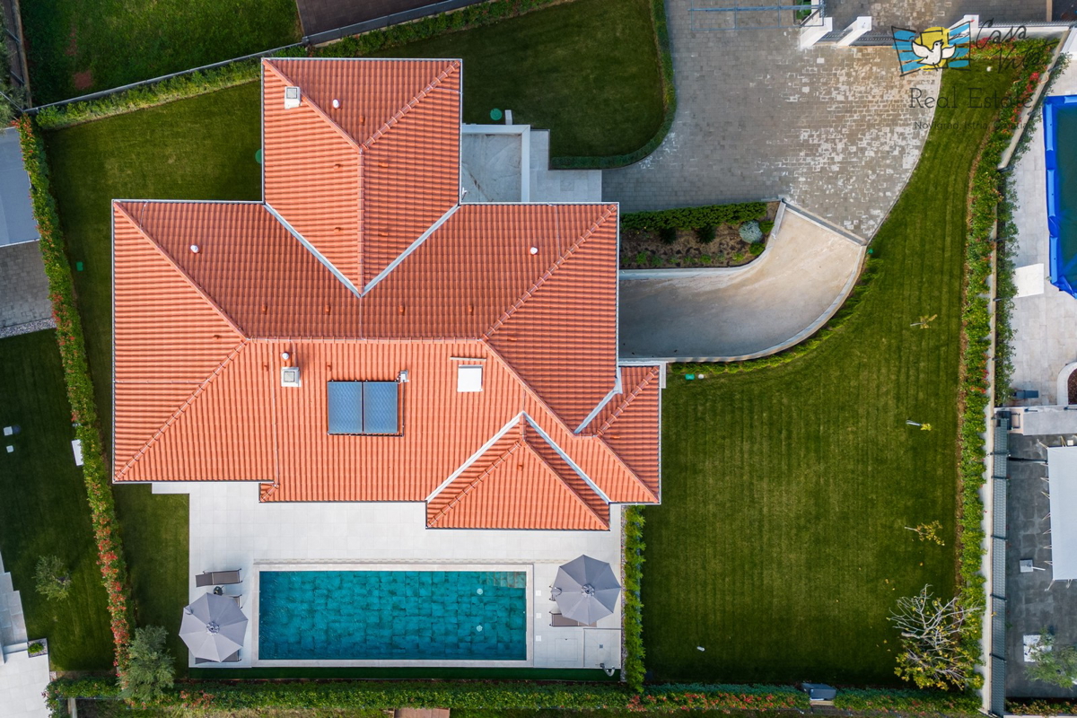 ISTRA, POREČ - Luksuzna vila s bazenom in garažo 1 km od morja!