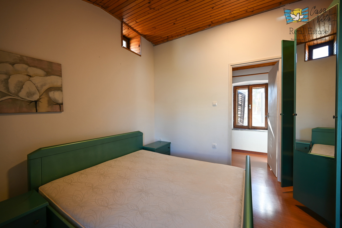 ISTRA, KAŠTELIR - Dvojna hiša z dvoriščem!