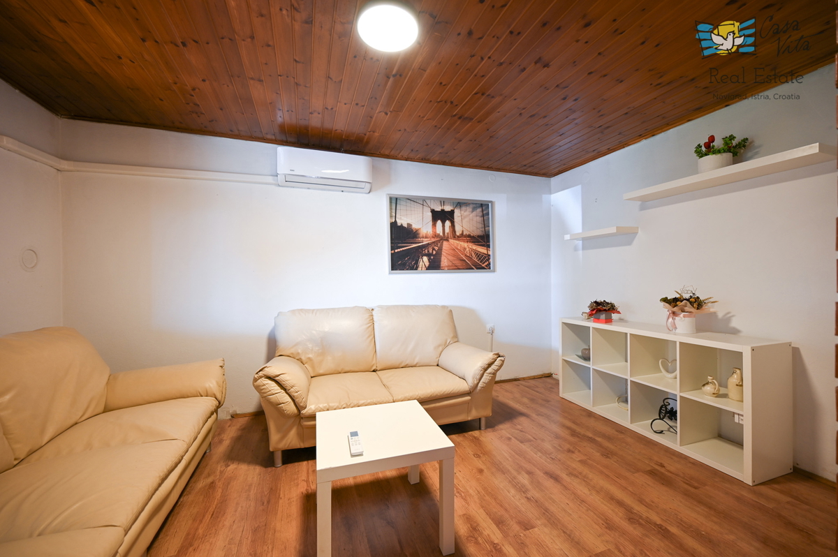 ISTRA, KAŠTELIR - Dvojna hiša z dvoriščem!