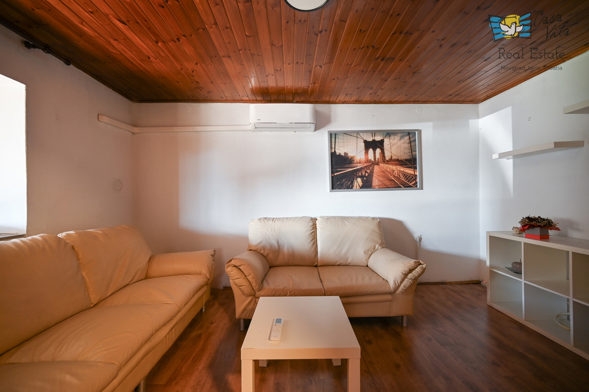 ISTRA, KAŠTELIR - Dvojna hiša z dvoriščem!