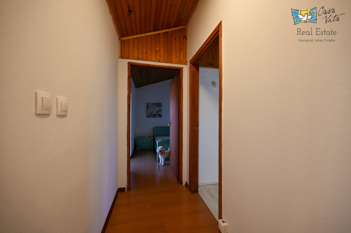 ISTRA, KAŠTELIR - Dvojna hiša z dvoriščem!