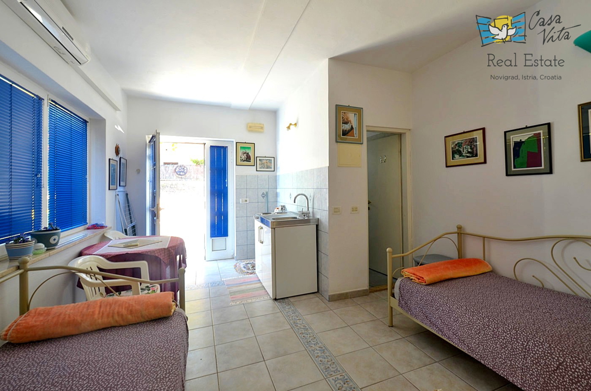 Hiša z apartmaji in čudovitim pogledom na morje