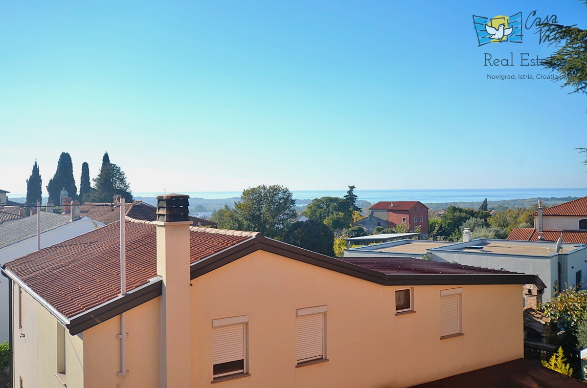 Hiša z apartmaji in čudovitim pogledom na morje