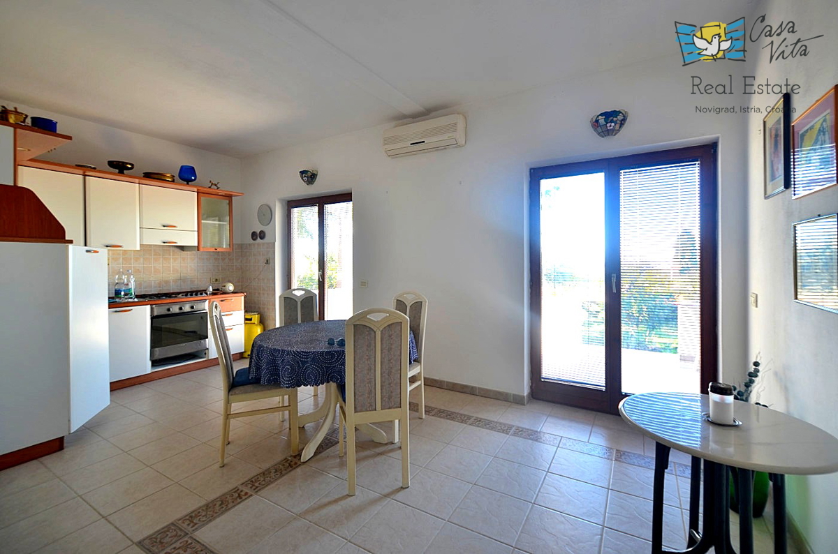 Hiša z apartmaji in čudovitim pogledom na morje