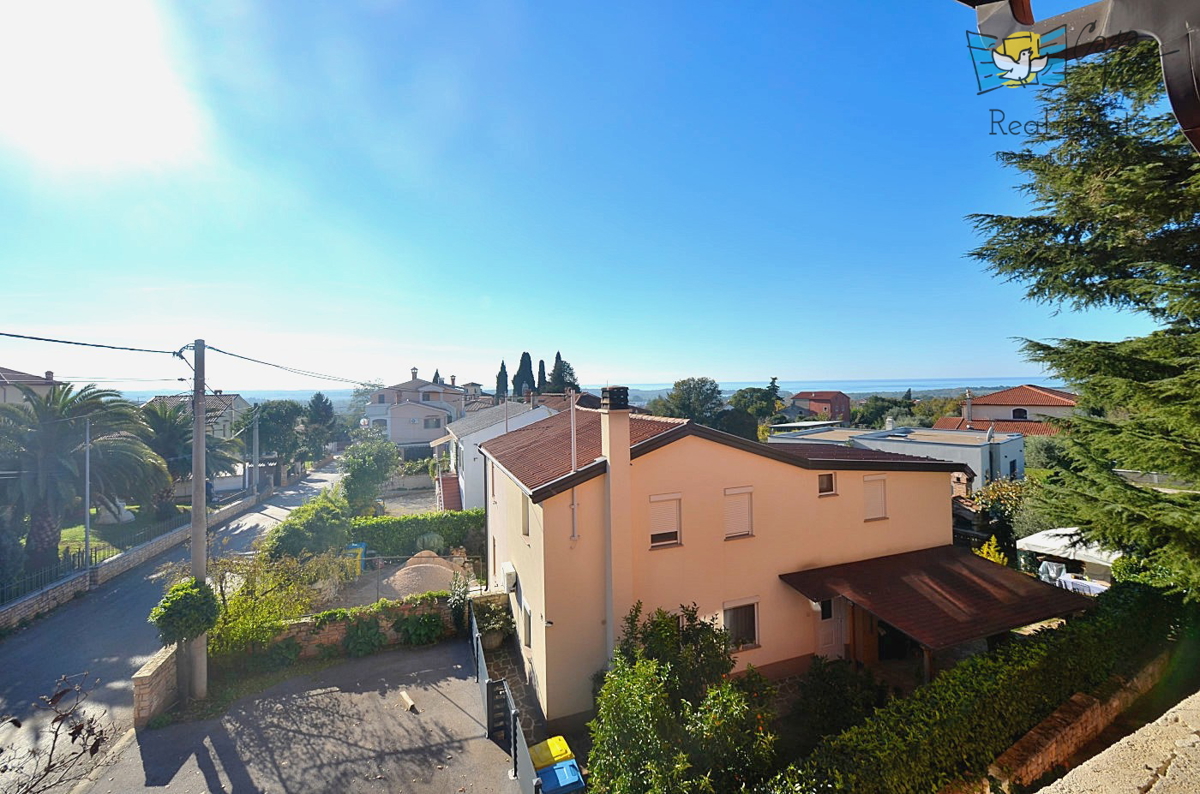 Hiša z apartmaji in čudovitim pogledom na morje