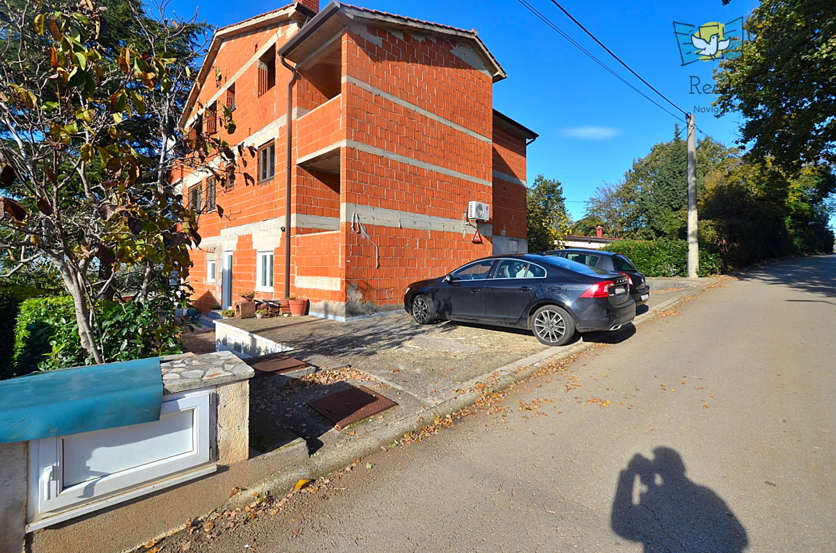 Hiša z apartmaji in čudovitim pogledom na morje