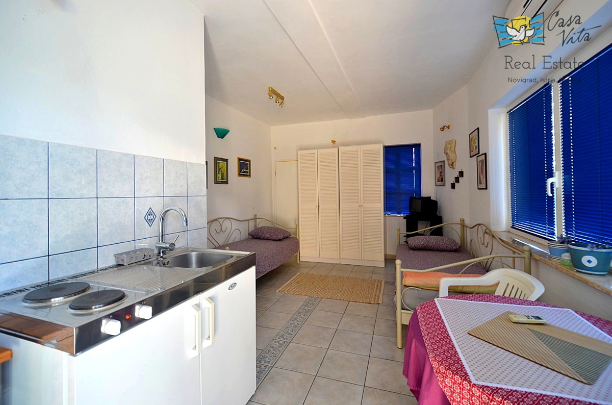 Hiša z apartmaji in čudovitim pogledom na morje