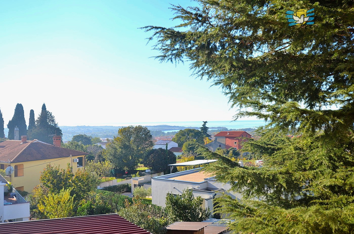 Hiša z apartmaji in čudovitim pogledom na morje