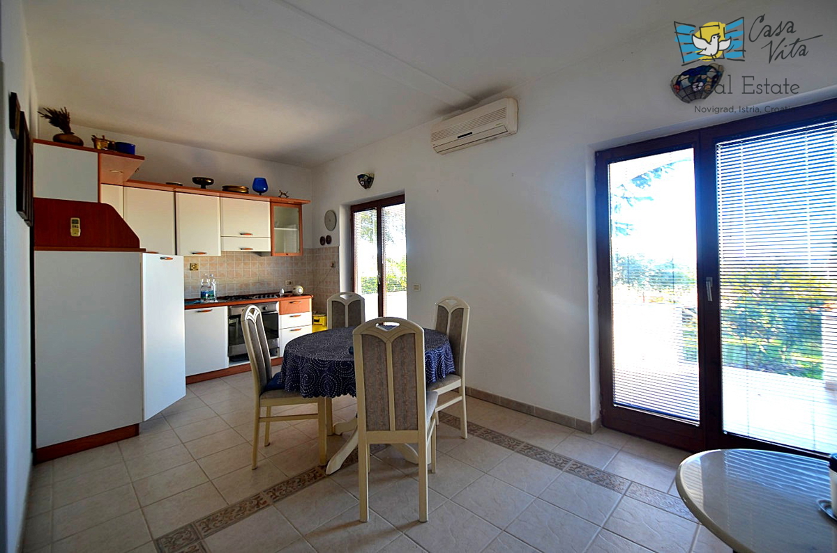 Hiša z apartmaji in čudovitim pogledom na morje
