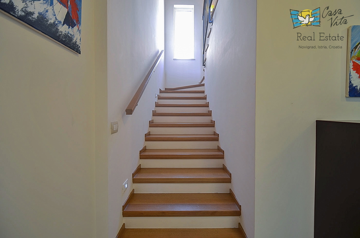 ISTRA, NOVIGRAD - Čudovita in prostorna hiša s bazenom 3 km od morja!